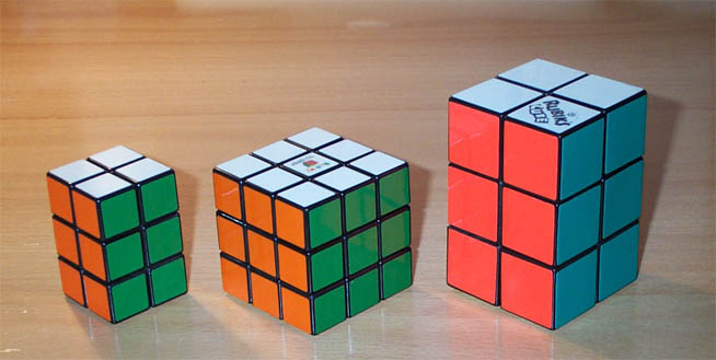 Un Slim Tower, el Cubo de Rubik, y el Franken Tower.